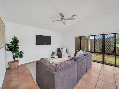 16 Moore Road, Kewarra Beach