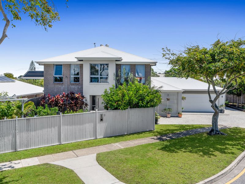 8 Wynnum North Road, Wynnum West