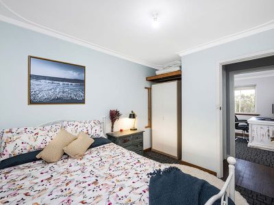 27 Sicklemore Rd, Parmelia