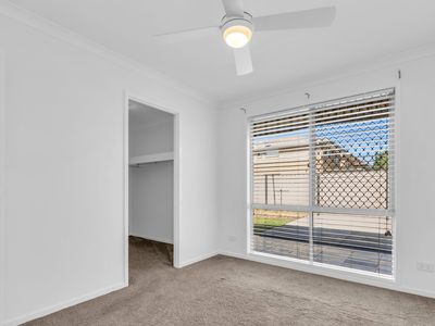 1/3 Rose Crescent, Fitzgibbon