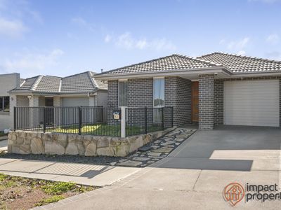 52 Lawrenson Circuit, Jacka
