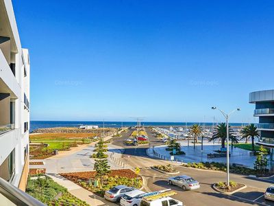 132 / 33 Quay Boulevard, Werribee South