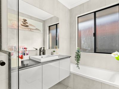 21 Barnevelder Bend, Southern River