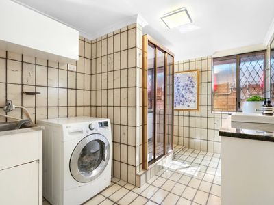 1 / 239 Stanhill Drive, Surfers Paradise