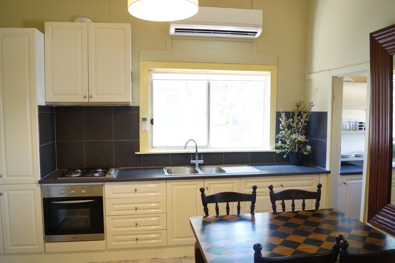 28 Albert Street, Horsham