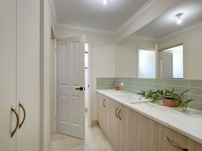 32 Willowbark Crescent, Murray Bridge