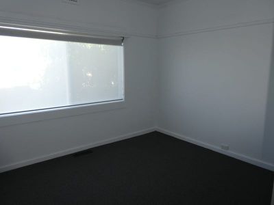 27 Delhi St, Seymour