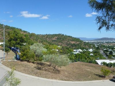 1 Seaview Court, Castle Hill