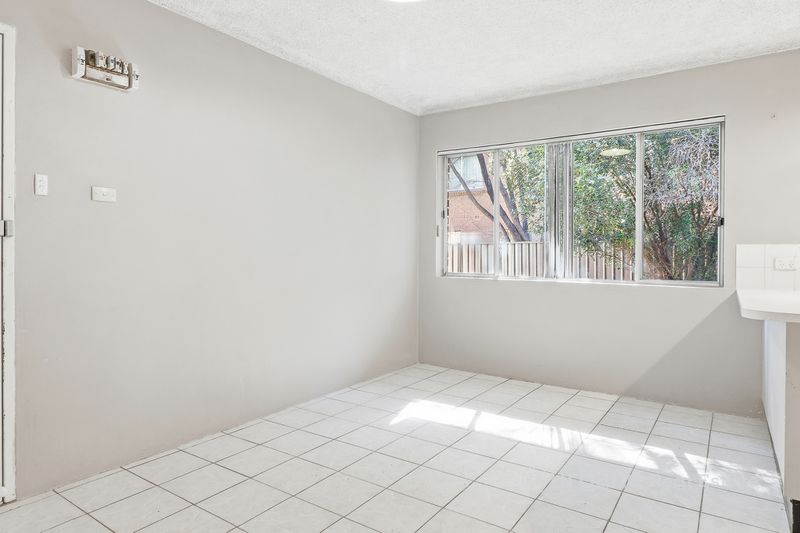 4 / 20 Bringelly Road , Kingswood