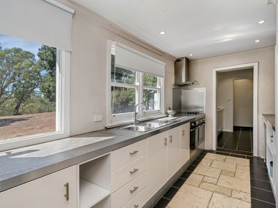 32 Five Gums Lane, Heathcote
