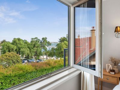 10 / 50 Eastern Beach Road, Geelong