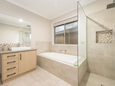 43 Malmsbury Crescent, Kialla