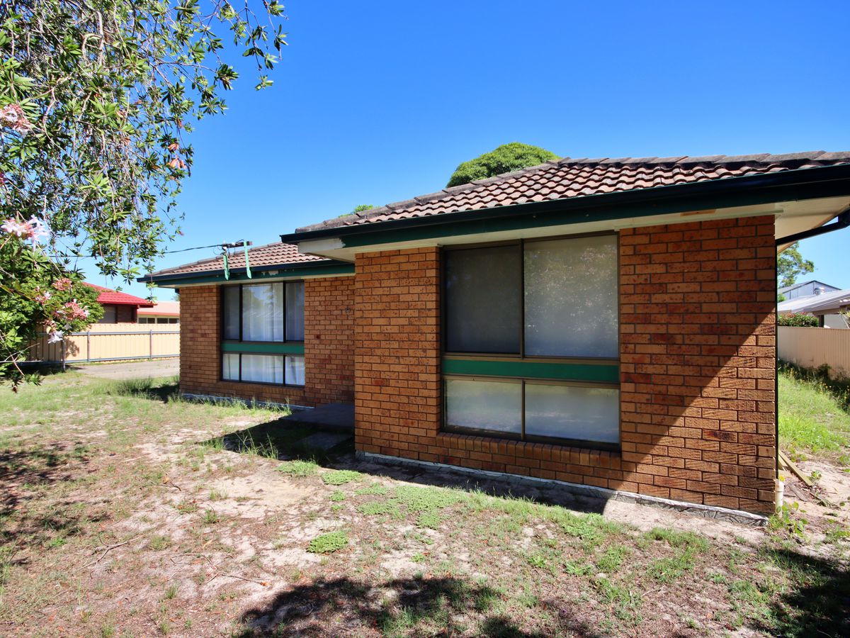 25 Clemenceau Crescent, Tanilba Bay, Tanilba Bay - Thumbnail 2
