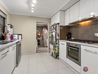 21 Fountain Way, Huntingdale