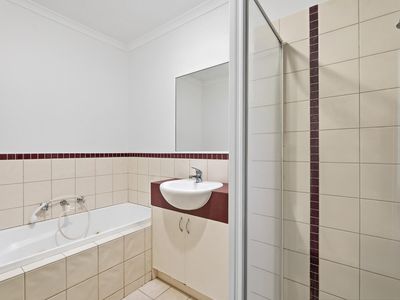 1 / 5 HOSKEN STREET, Altona Meadows