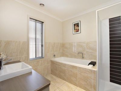11 ALEXANDER Close, Strathfieldsaye