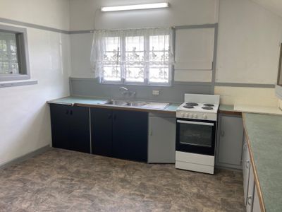 1366 Logan Road, Mount Gravatt