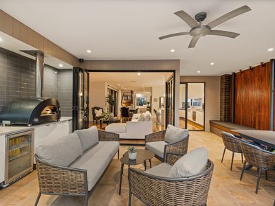 22 Graceville Avenue, Graceville