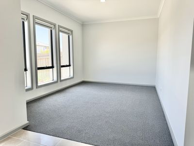 3 Farmingdale Street, Manor Lakes