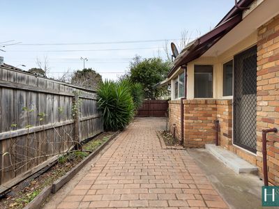 1 / 112 Cooper Street, Essendon