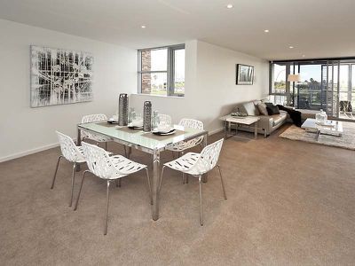 22 / 39 Bow River Cresc, Burswood
