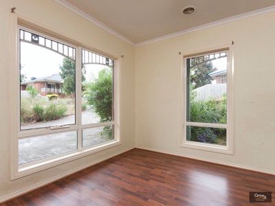 9 Parslow Crescent, Lynbrook