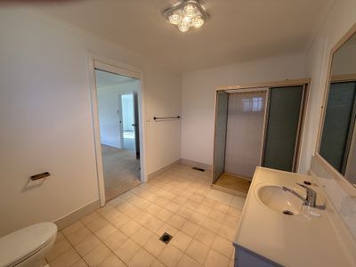 18 Walter Bull Crescent, Griffith