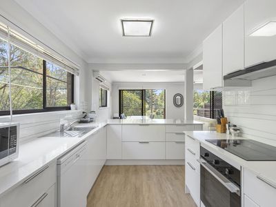 1 / 13 Royal Palm Court, Southport