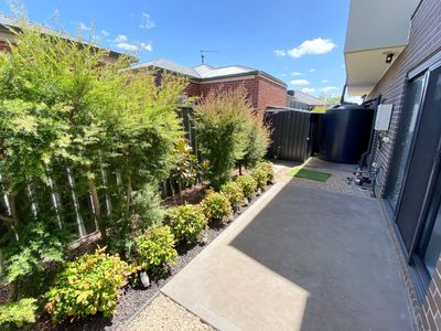 2 / 13 Trinca Court, Werribee