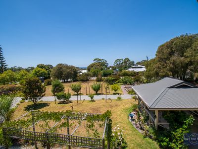 2 Maloney Close, Ocean Beach