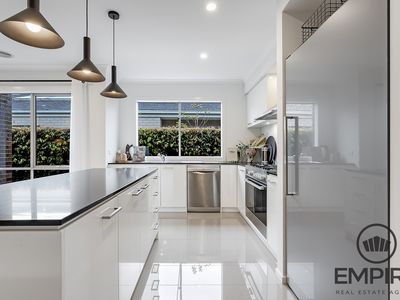 47 Centenary Boulevard, Officer South