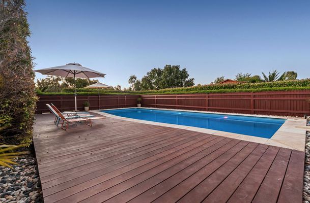 13 The Ridge, Oaklands Junction