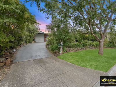 8 Church Avenue, Taylors Hill