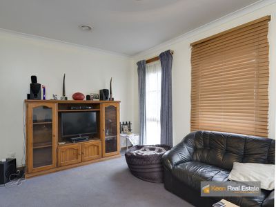 8 Emma Crt, Hampton Park