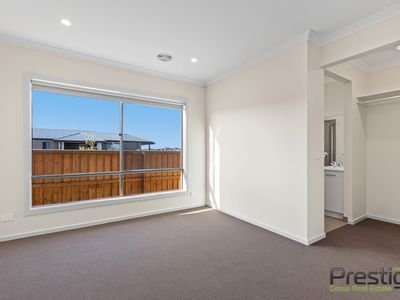 19 Mansfield Drive, Werribee