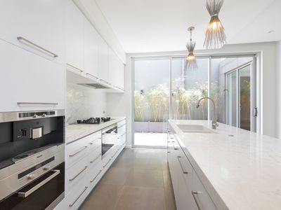 2 / 16-18 Thornton Street, Darling Point