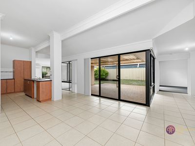 6 Lotus Court, Bertram