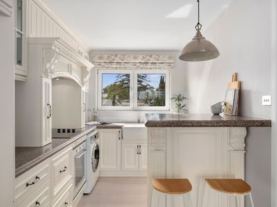 10 / 50 Eastern Beach Road, Geelong