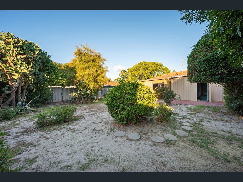 5 Grasmere Place, Kelmscott