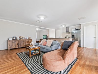 27 Calneggia Drive, Byford