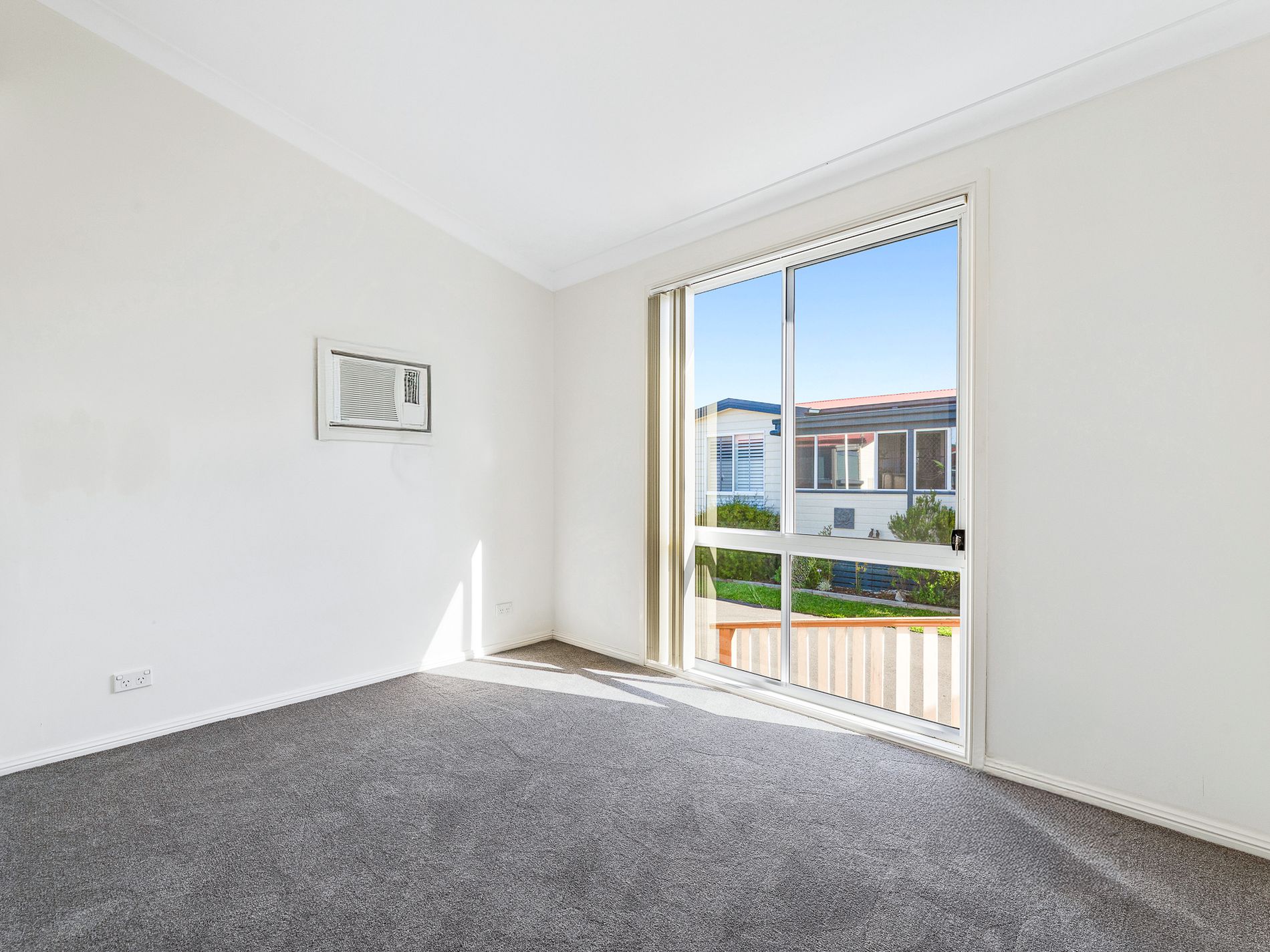 j15 / 48 Princes Highway, Narooma