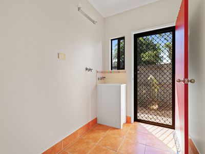 1 Moth Close, Edmonton