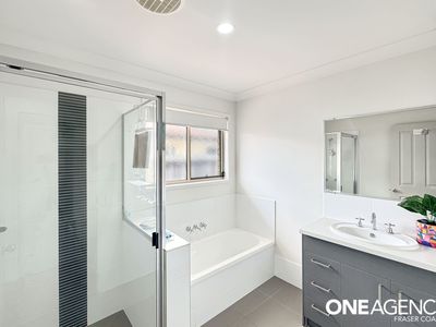 121 / 230 Pulgul Street, Urangan