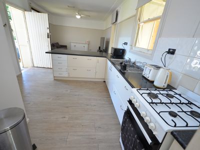 10 Gallop Avenue, Parkes