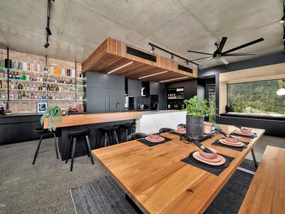 22 Akame Avenue, Caravonica