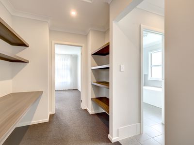 166 Heysen Boulevard, Mount Barker