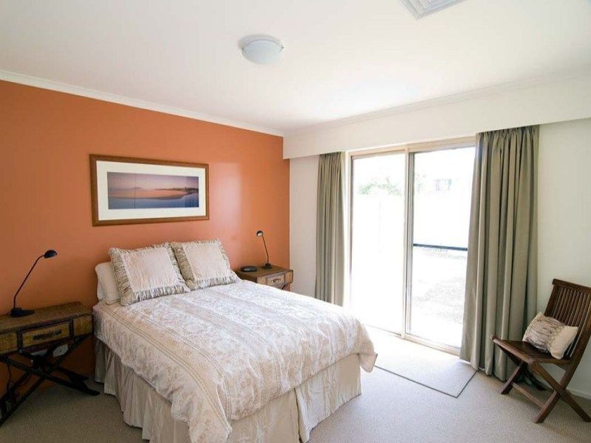 8 Mitchell Parade, Mollymook