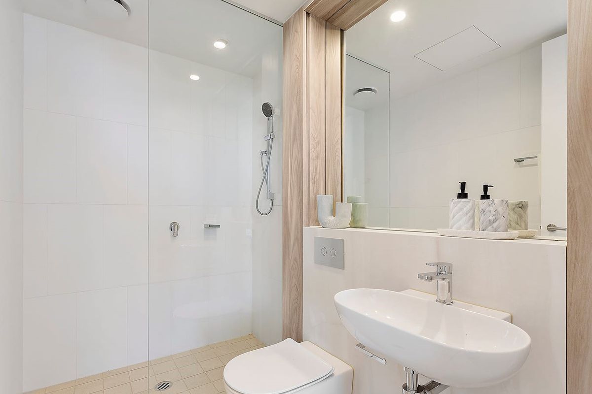 6409 / 32 Wellington Street, Bondi