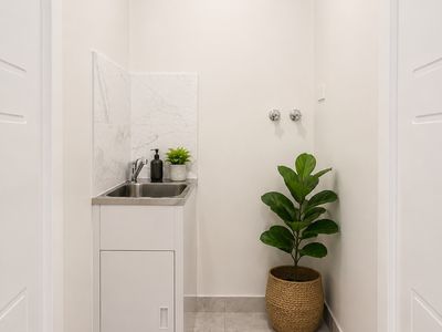 1 / 6 Pennington Avenue, Georges Hall