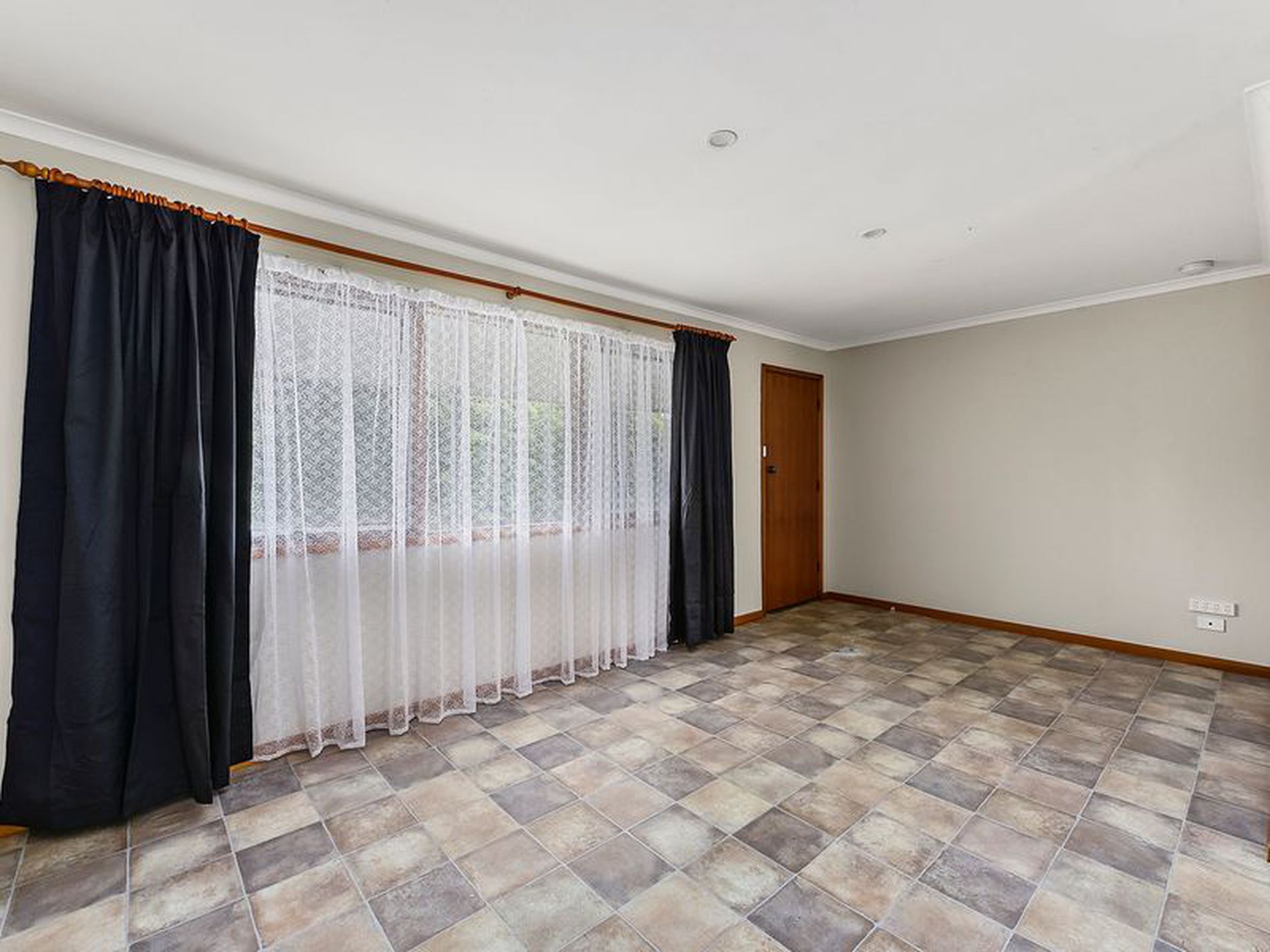 21 English Drive, Millicent